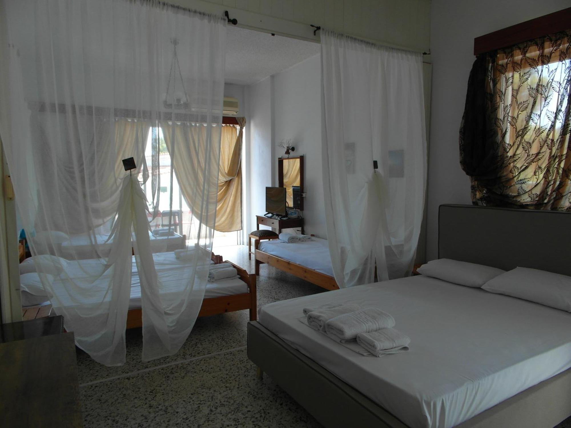 Eri Studios Agia Marina  Phòng bức ảnh