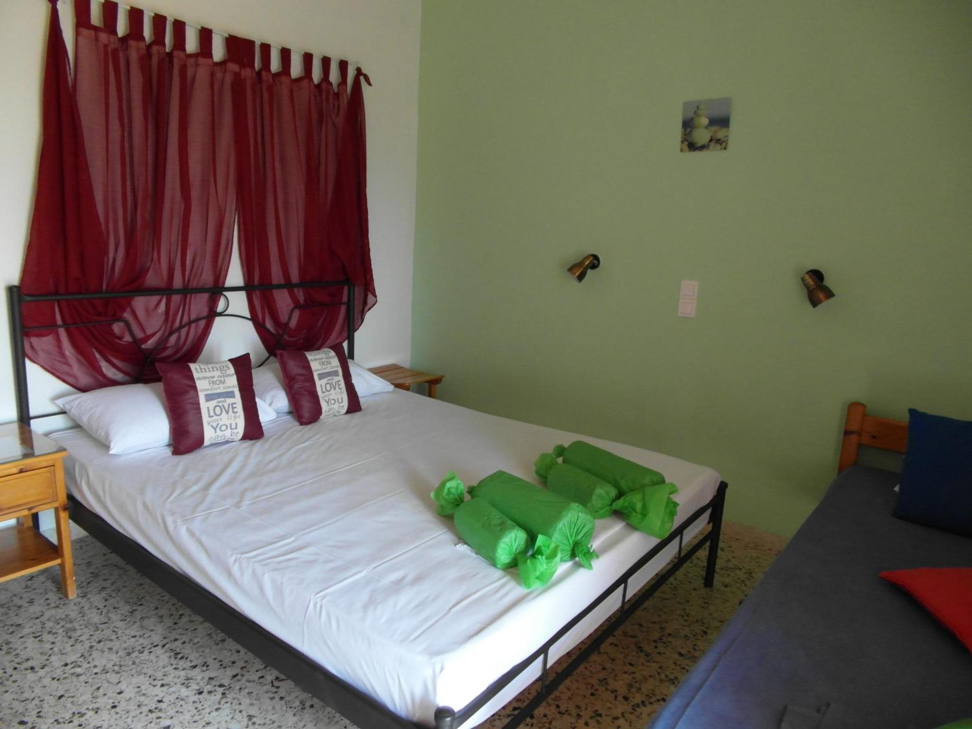 Eri Studios Agia Marina  Phòng bức ảnh