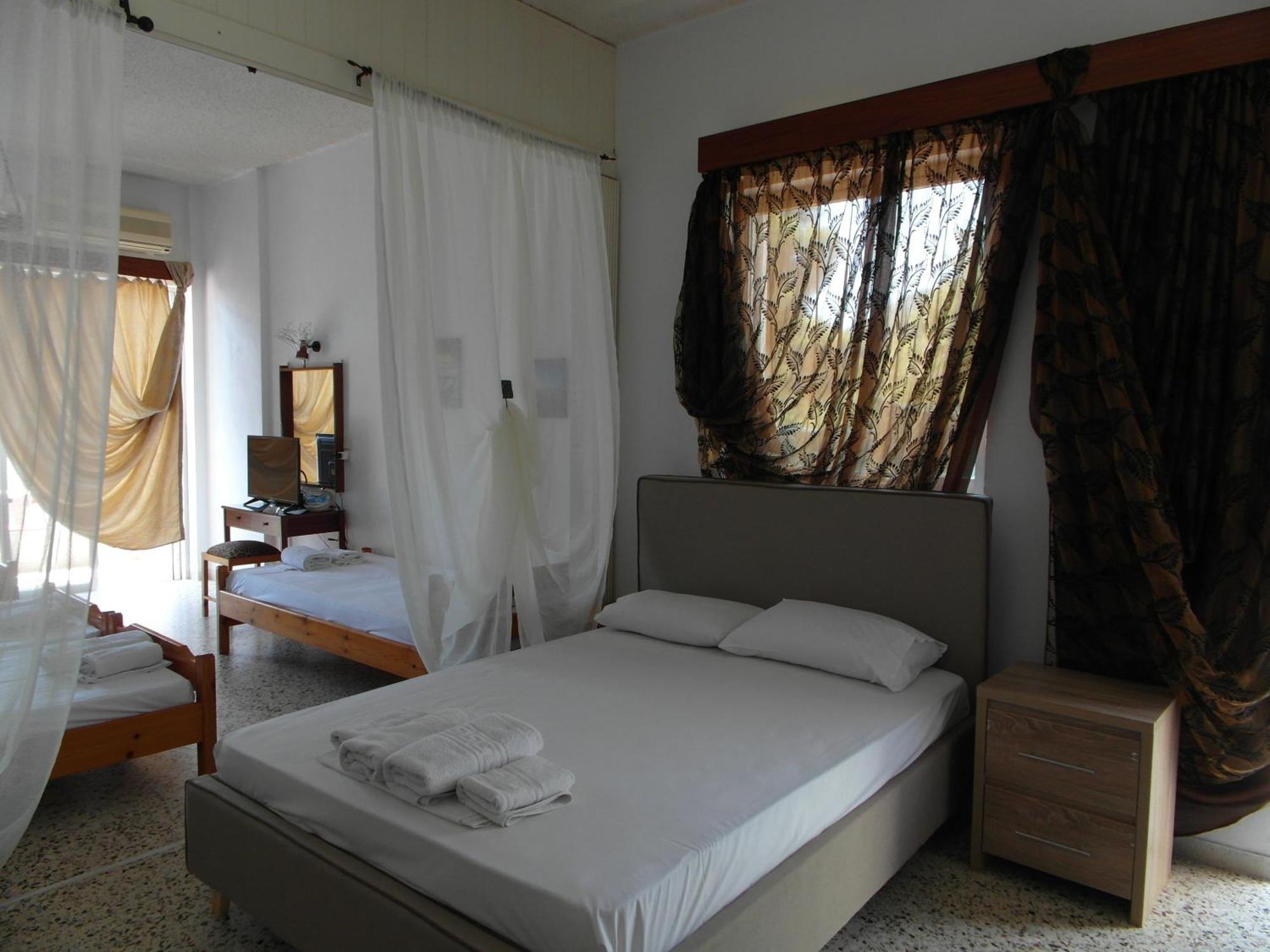Eri Studios Agia Marina  Phòng bức ảnh