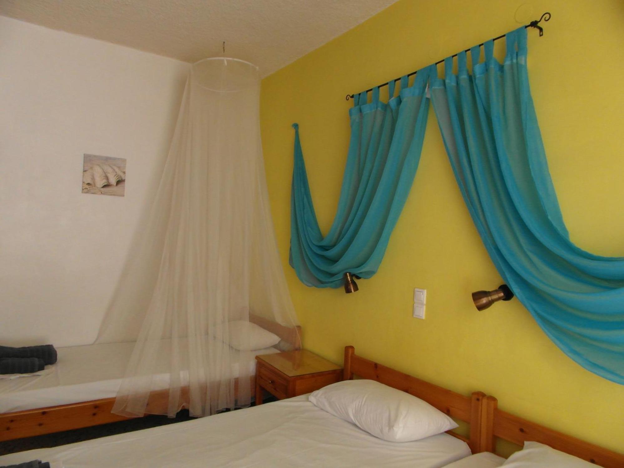 Eri Studios Agia Marina  Phòng bức ảnh