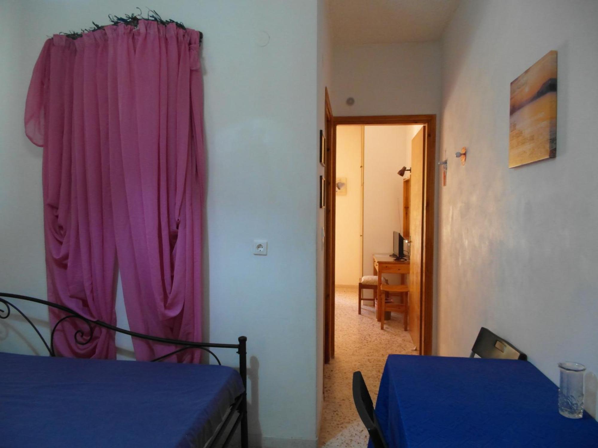 Eri Studios Agia Marina  Phòng bức ảnh
