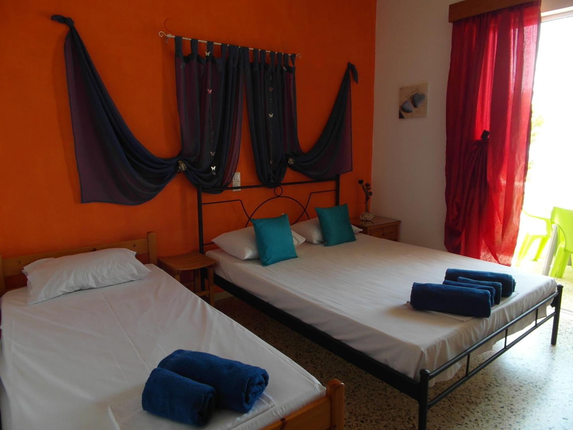 Eri Studios Agia Marina  Phòng bức ảnh