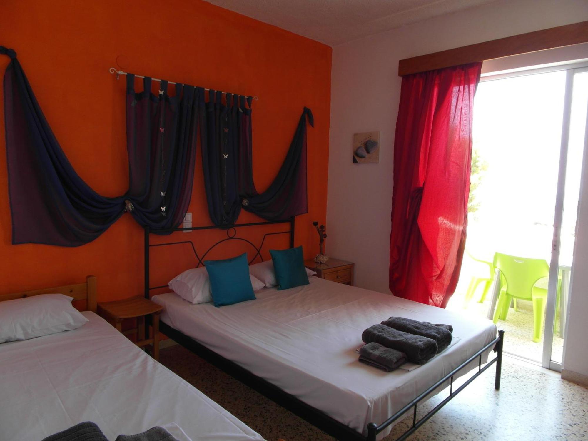 Eri Studios Agia Marina  Phòng bức ảnh