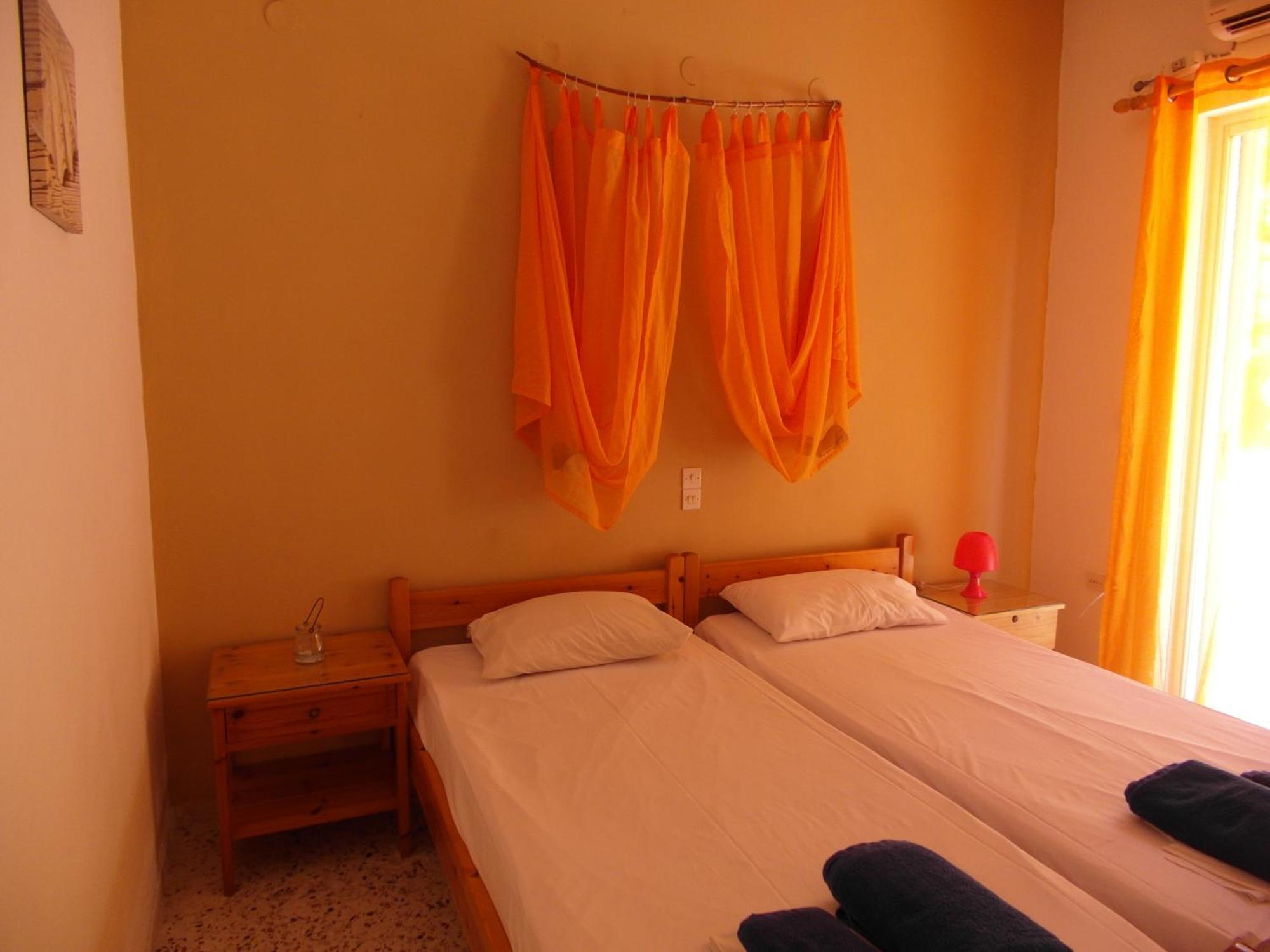 Eri Studios Agia Marina  Phòng bức ảnh