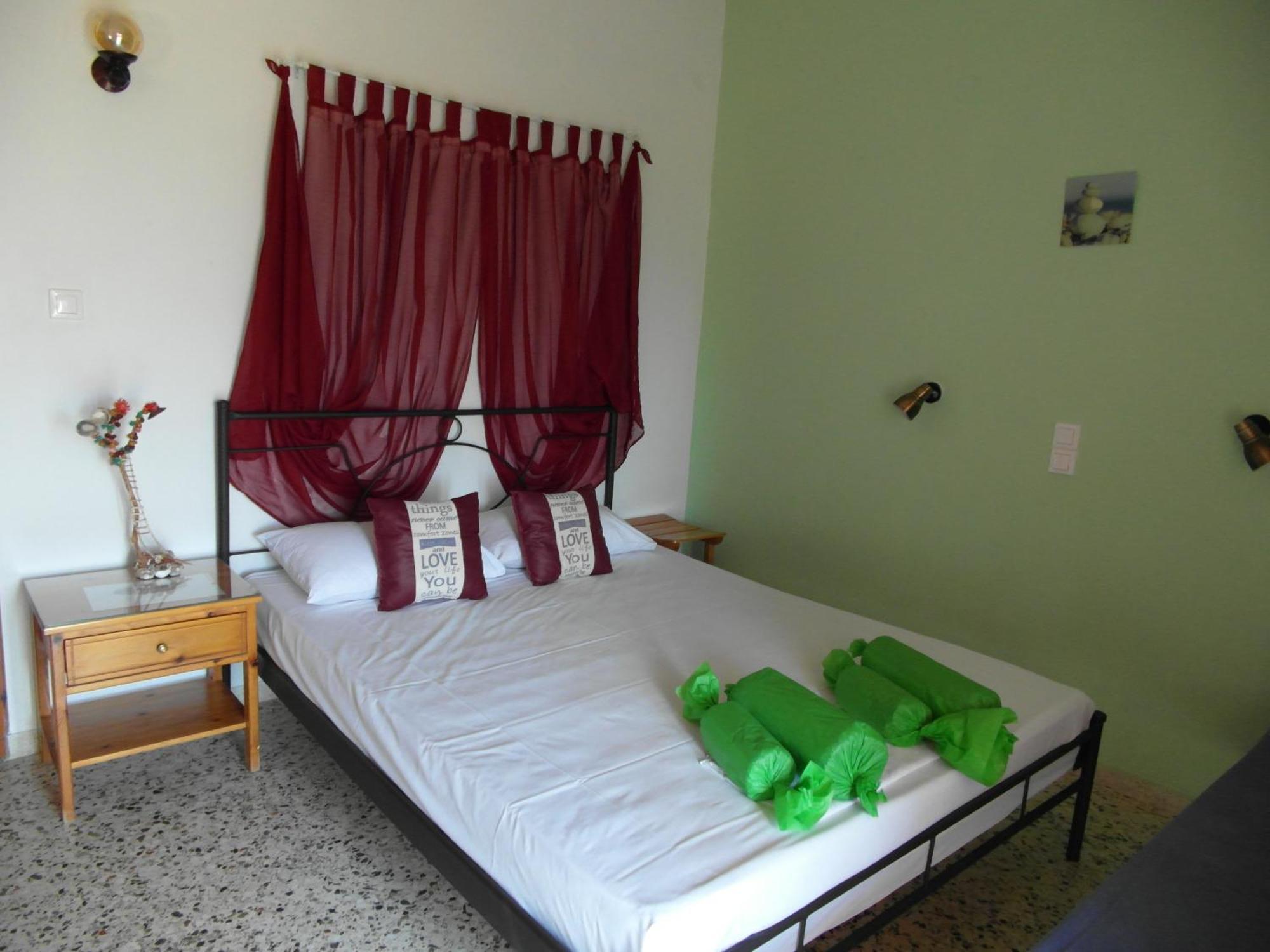 Eri Studios Agia Marina  Phòng bức ảnh