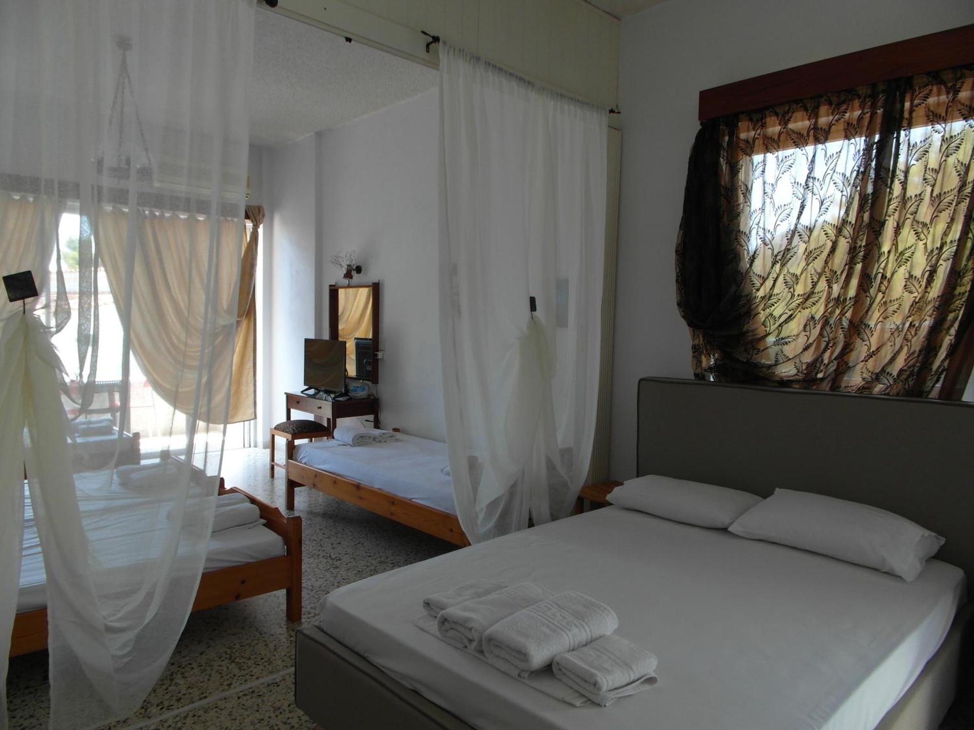 Eri Studios Agia Marina  Phòng bức ảnh